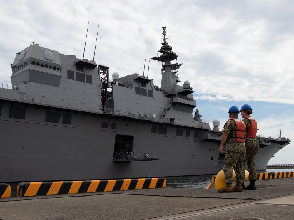 Japanese Ship Izumo arrives at MCAS Iwakuni Harbor