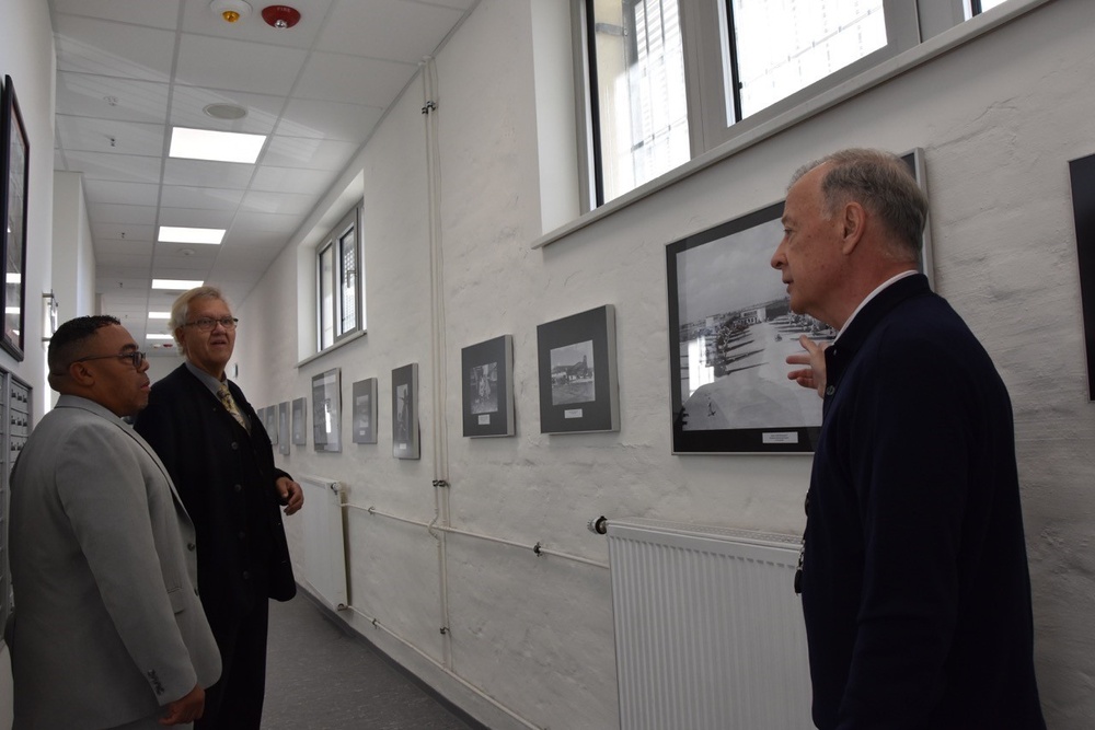 Wiesbaden remembers Berlin Airlift with display at community post office