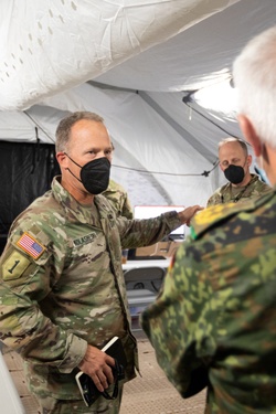 German Army Commander visits V Corps during Warfighter Exercise [Image 1 of 4]