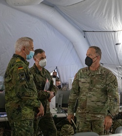 German Army Commander visits V Corps during Warfighter Exercise [Image 2 of 4]