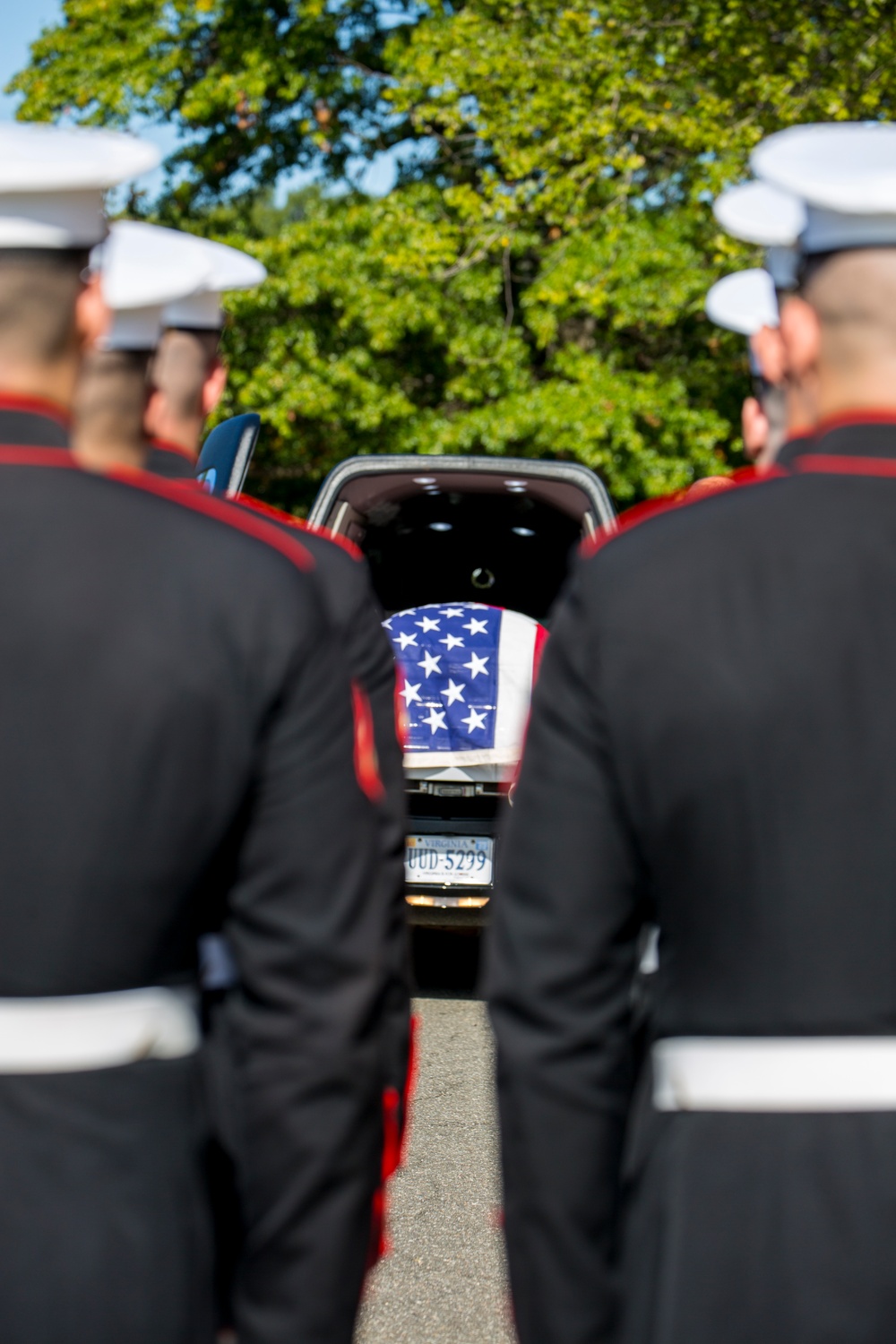 Marine Barracks Washington Pay their Last respects to Sgt. Nicole Gee