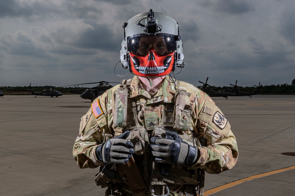 Why (some) Black Hawk crew chiefs paint their face masks fierce