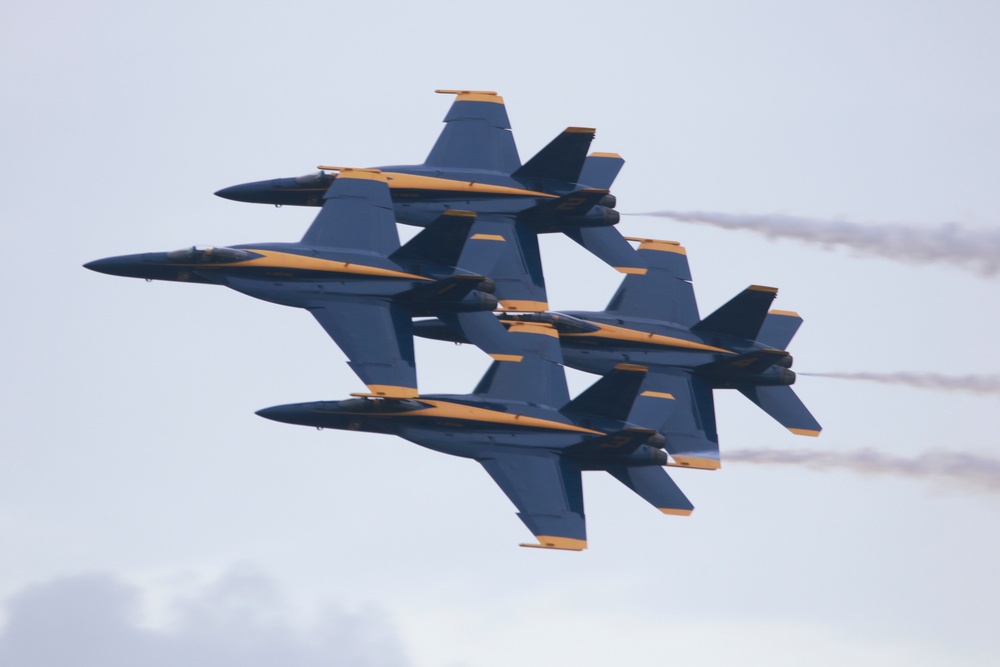 DVIDS Images Pensacola Beach Blue Angels Air Show [Image 1 of 6]