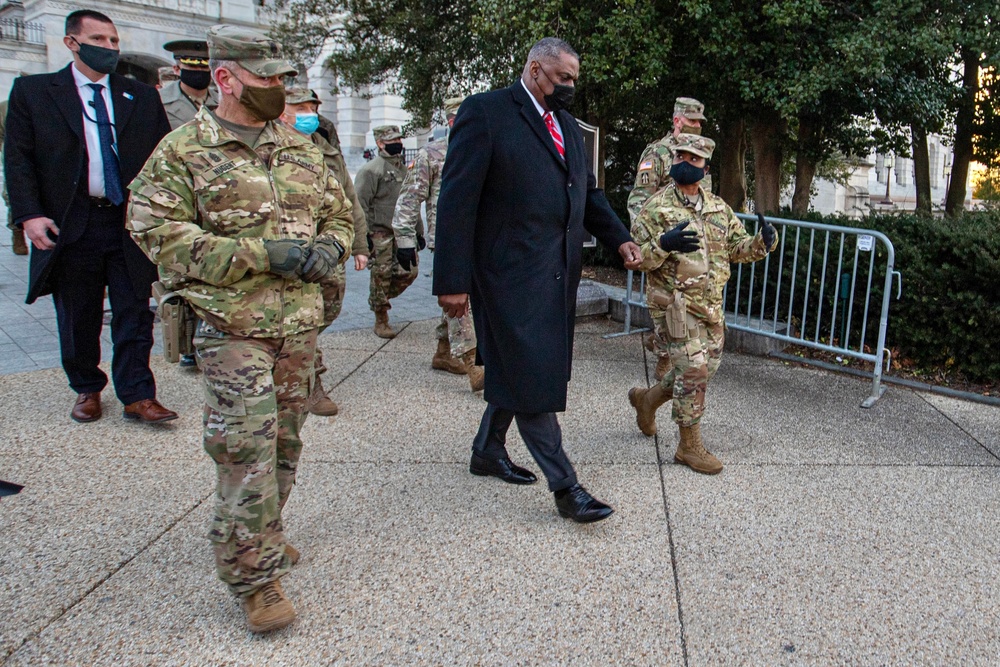 Secretary of Defense visits National Guard Soldiers