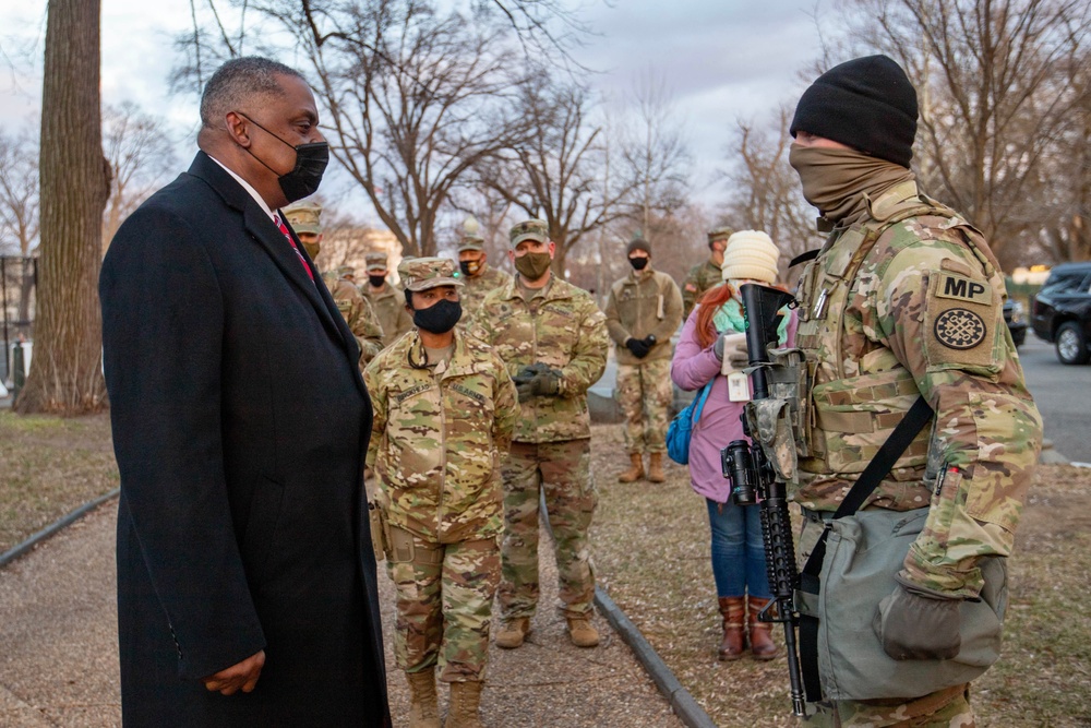 Secretary of Defense visits National Guard Soldiers