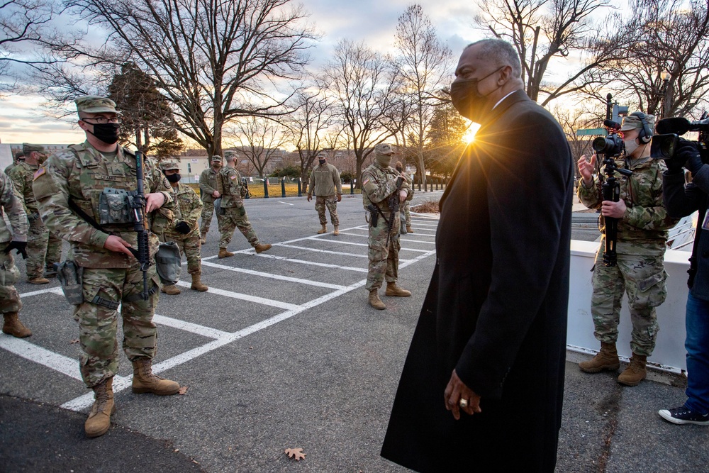 Secretary of Defense visits National Guard Soldiers