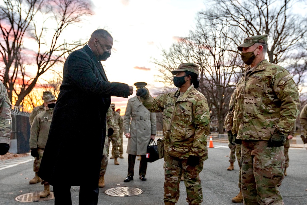 Secretary of Defense visits National Guard Soldiers