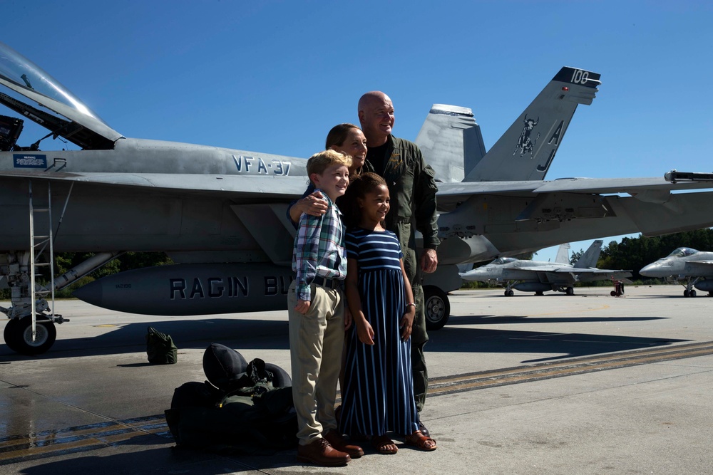 Carrier Air Wing Eight Holds Change of Command