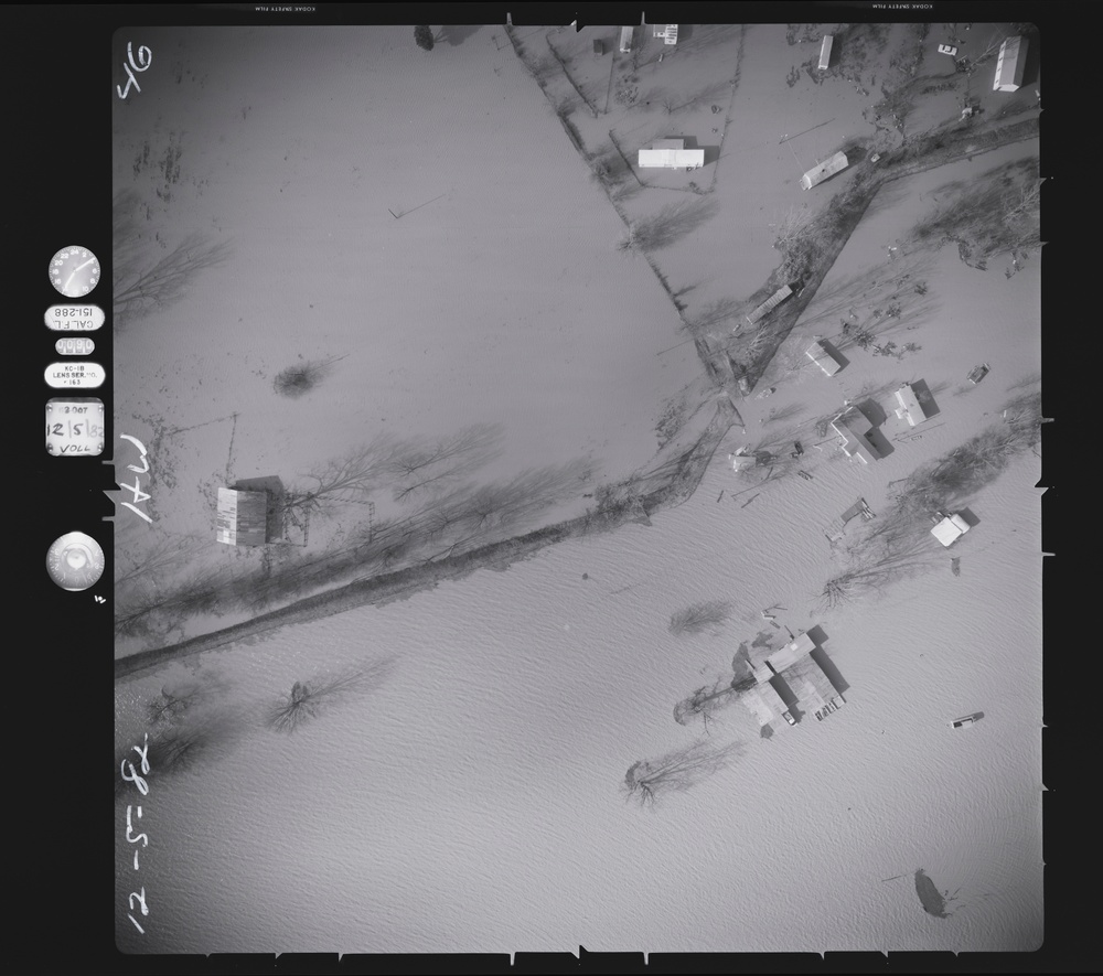 083280.090 - Big Island Mapping -- Barge Pileup @ Dam 2 -- Jacksonport Flood -- Black River Flooding -- Crystal Hill Tornado -- Lock &amp; Dam Highwater.332.1