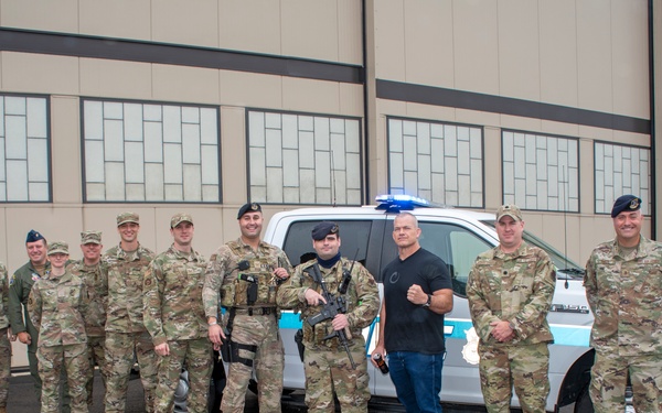 Retired SEAL Jocko Willink returns to Biddle Air National Guard Base