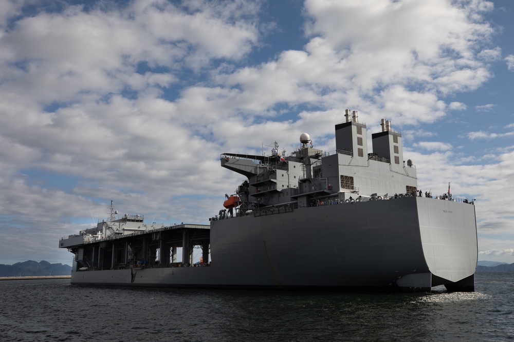 USS Miguel Keith’s first ever port call at MCAS Iwakuni