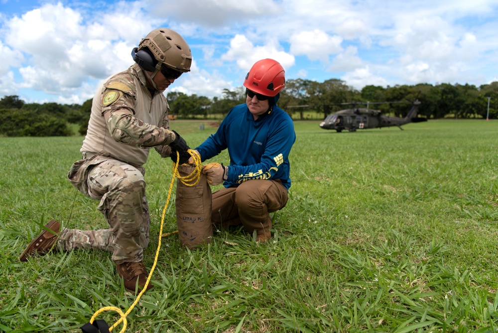 DPAA conduct CASEVAC training with Panamanian service members