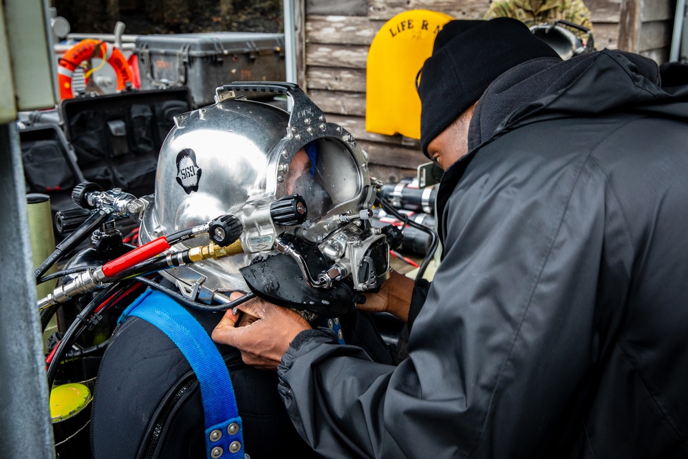 569th Engineer Dive Detachment in Juneau, Alaska