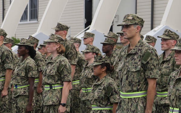 210923-N-XU135-0325 NEWPORT, R.I. (Sept. 23, 2021) OCS junior officer candidate push