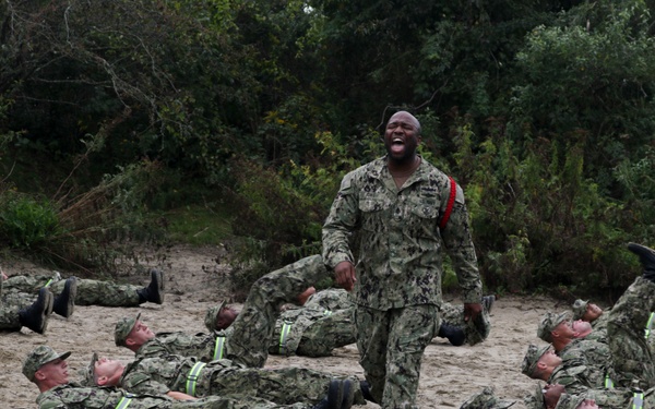 210923-N-XU135-0107 NEWPORT, R.I. (Sept. 23, 2021) OCS junior officer candidate push