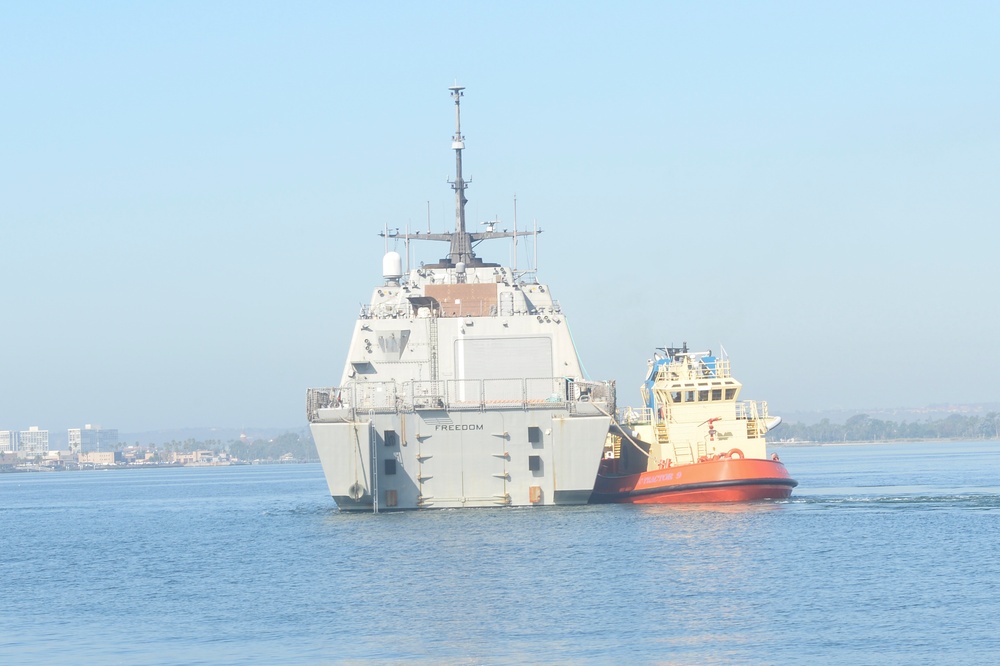 USS Freedom (LCS 1) Departs Naval Base San Diego