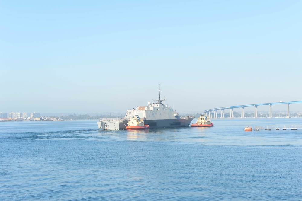 USS Freedom (LCS 1) Departs Naval base San Diego