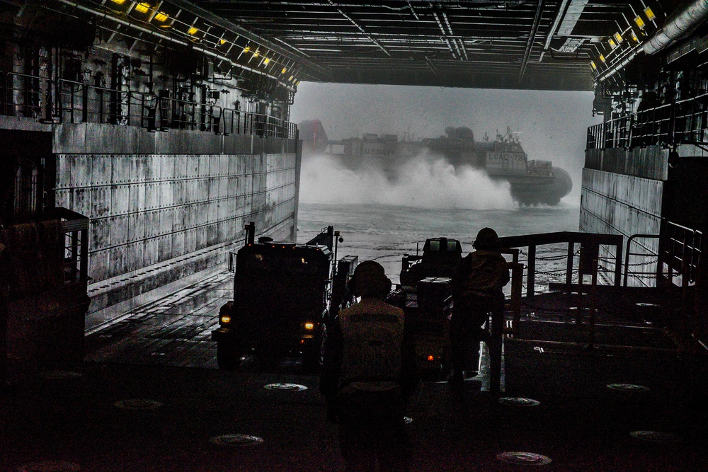 USS John P. Murtha (LPD 26) LCAC Ops with ACU 5