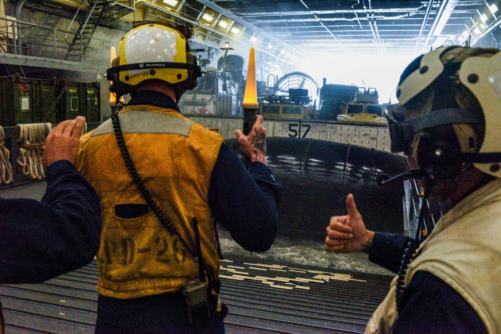 USS John P. Murtha (LPD 26) LCAC Ops with ACU 5