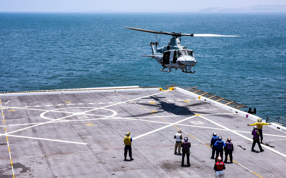 USS John P. Murtha (LPD 26) Flight Quarters with MLA 269