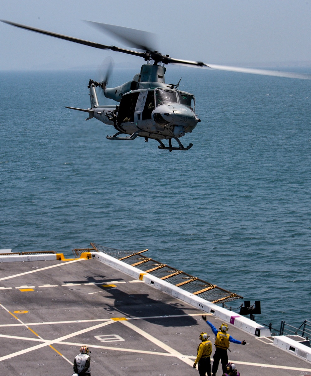 USS John P. Murtha (LPD 26) Flight Quarters with MLA 269