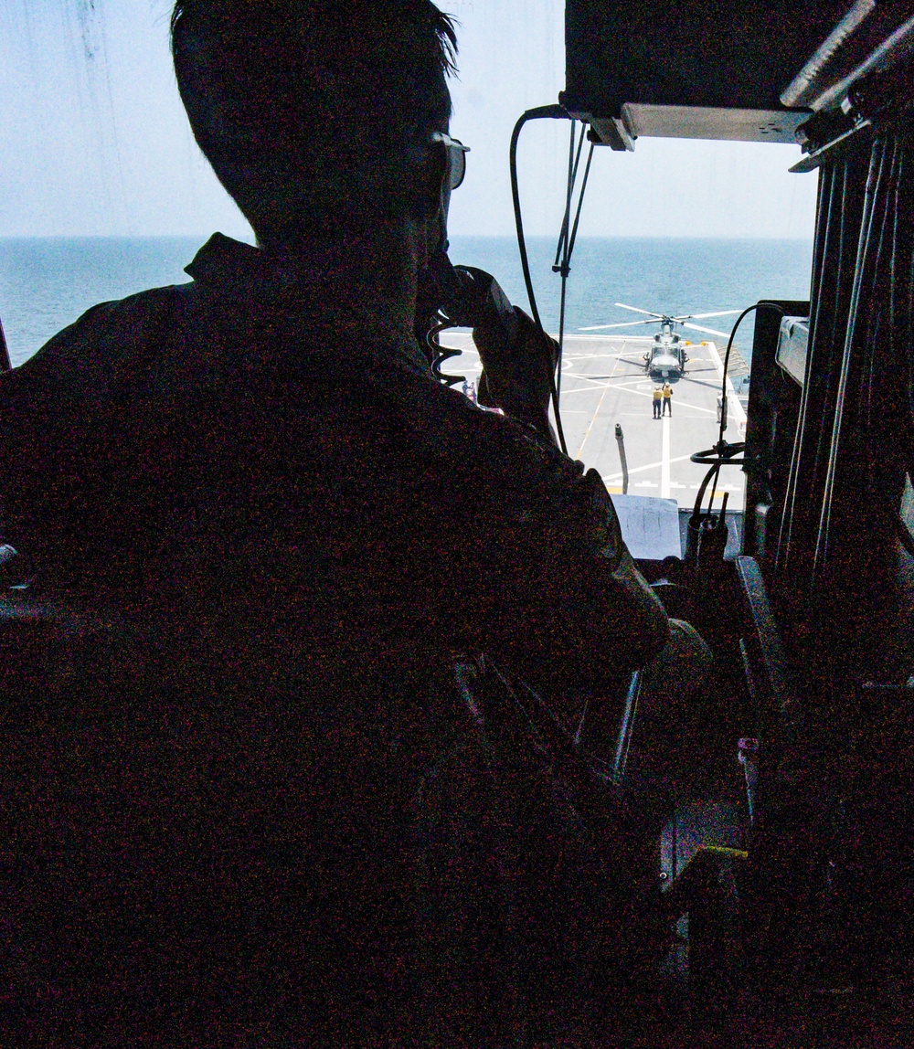 USS John P. Murtha (LPD 26) Flight Quarters with MLA 269
