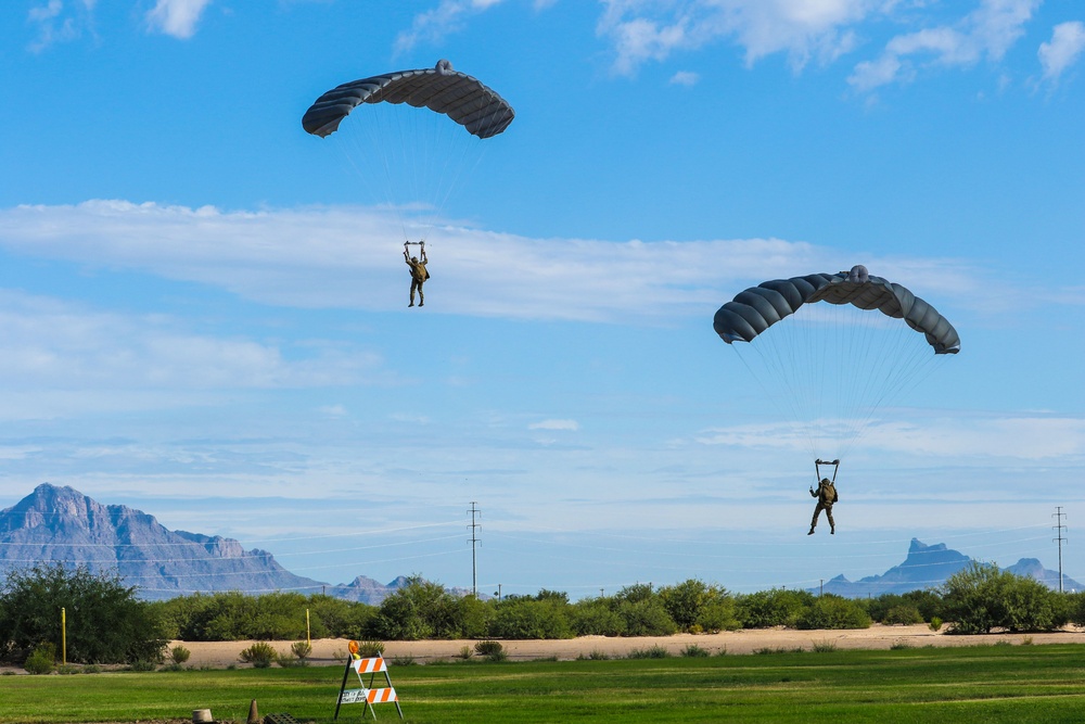 3rd SFG (A) Military Free Fall Training in Arizona