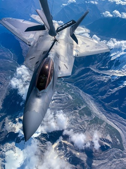 Northern Exposure: Co-pilots train in Alaska