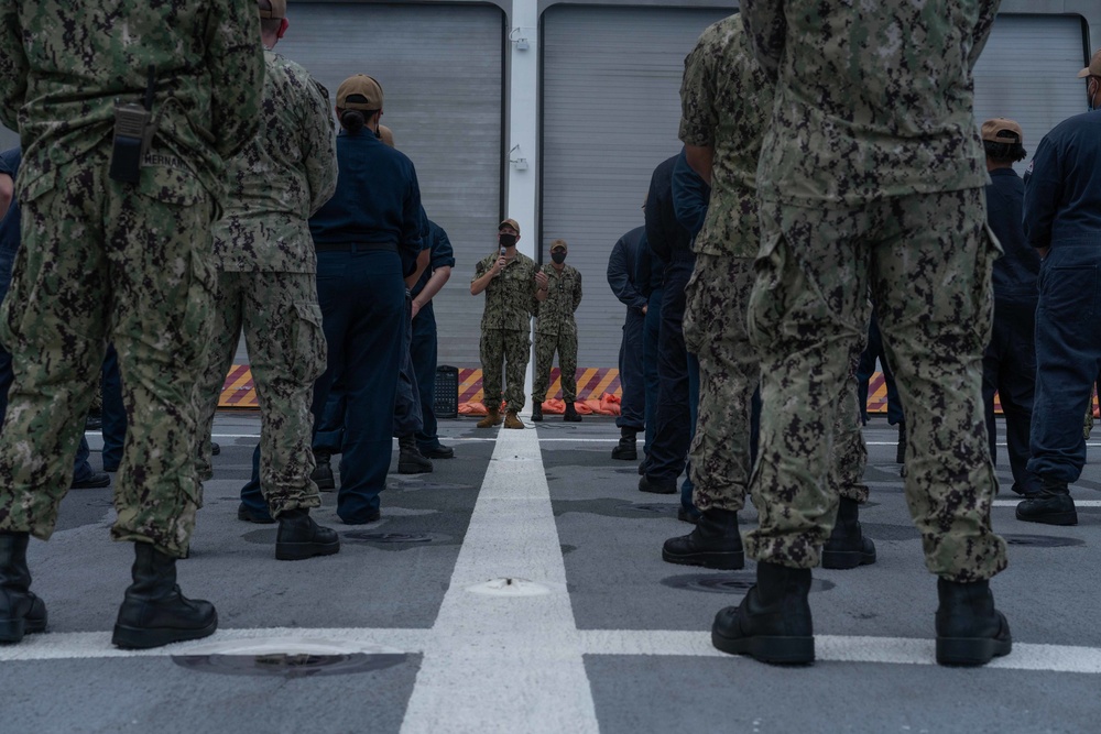 Commodore, Surface Division Eleven, addresses USS Jackson (LCS 6) Crew