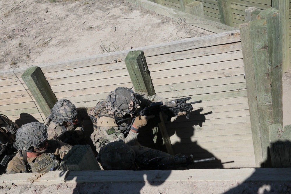 1st Battalion 8th Infantry Regiment Soldiers conduct platoon live fire exercises, Sept. 24, 2021