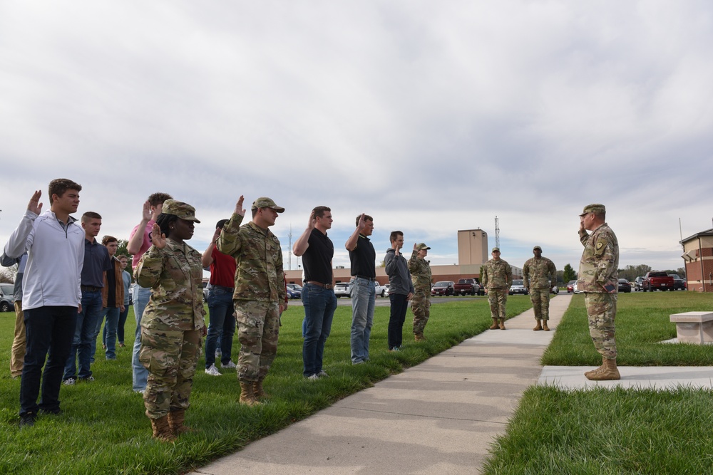 Ohio Assistant Adjutant General for Air administers oath of enlistment