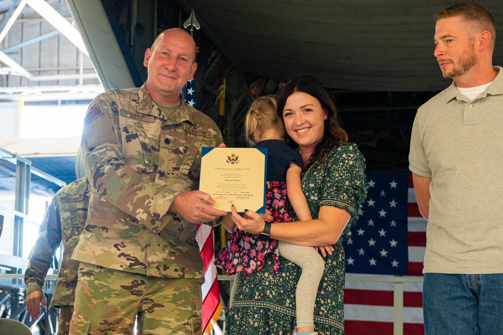 Airmen receive service medal