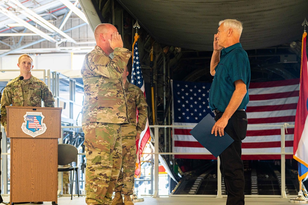 Airmen receive service medal