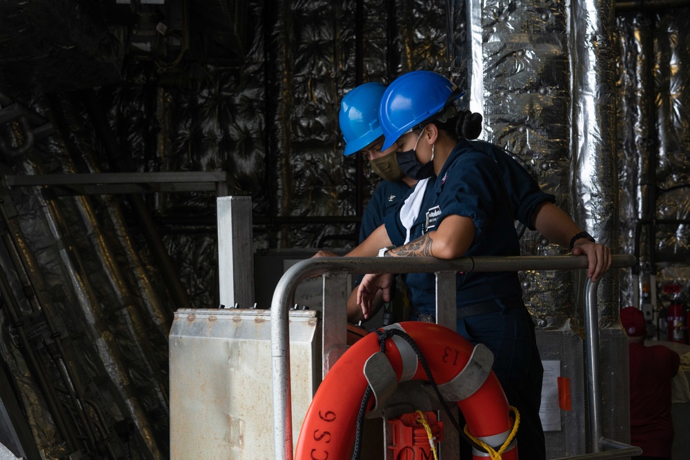 USS Jackson (LCS 6) Sailors Operate TBECS