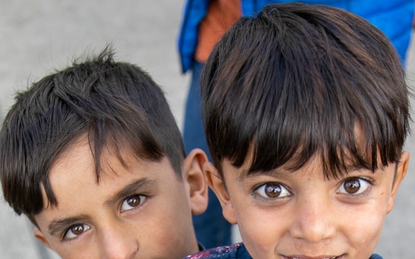 41st FAB Soldiers bring smiles to Afghan children