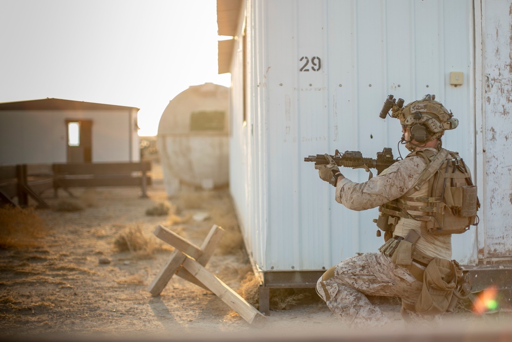 11th MEU ADRD conducts simulated raid in Kuwait
