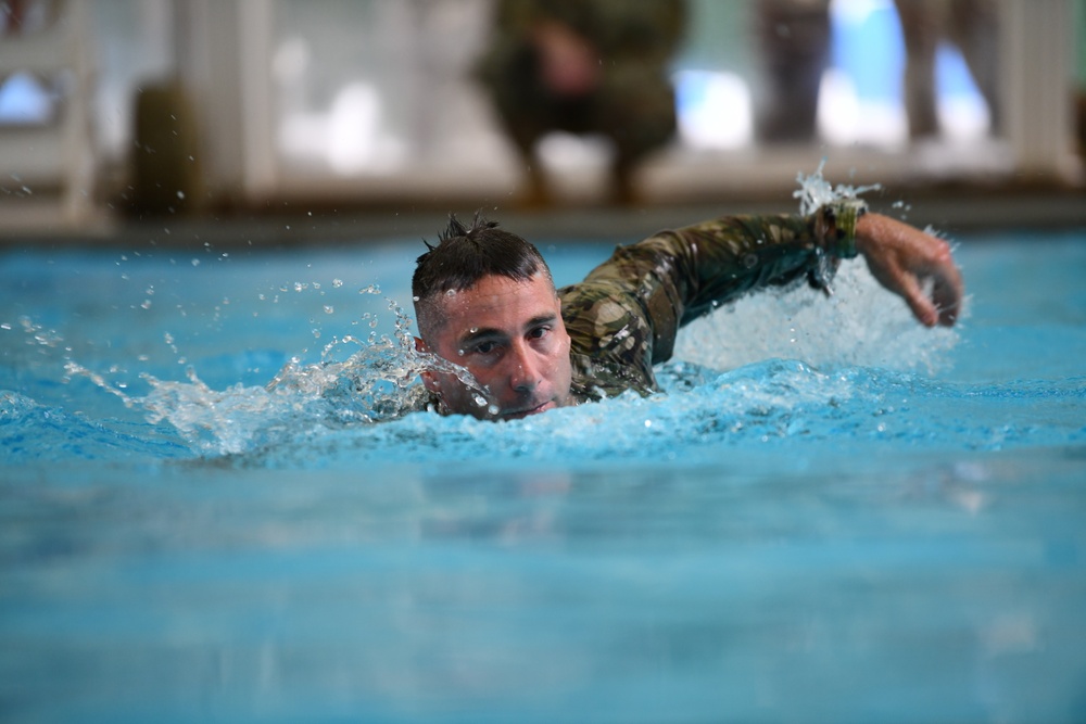 Service members earn German Armed Forces Proficiency Badge