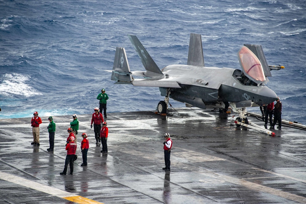 USS Carl Vinson (CVN70) Conducts Flight Operations