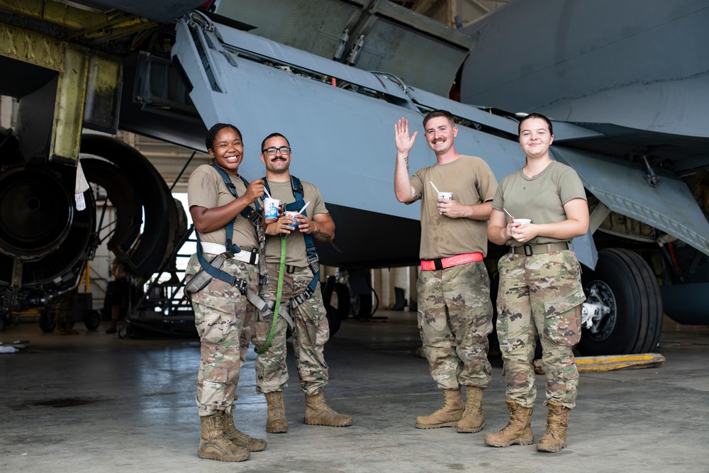 Maintainers cool off with Oki Scoops