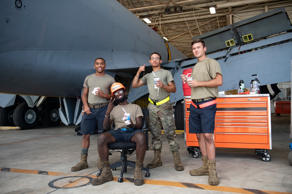 Maintainers cool off with Oki Scoops