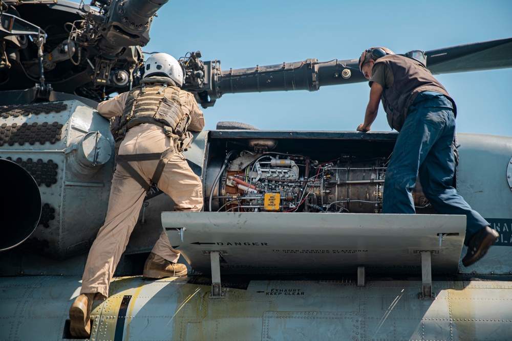 CH-53E Super Stallion maintenance aboard USS Portland