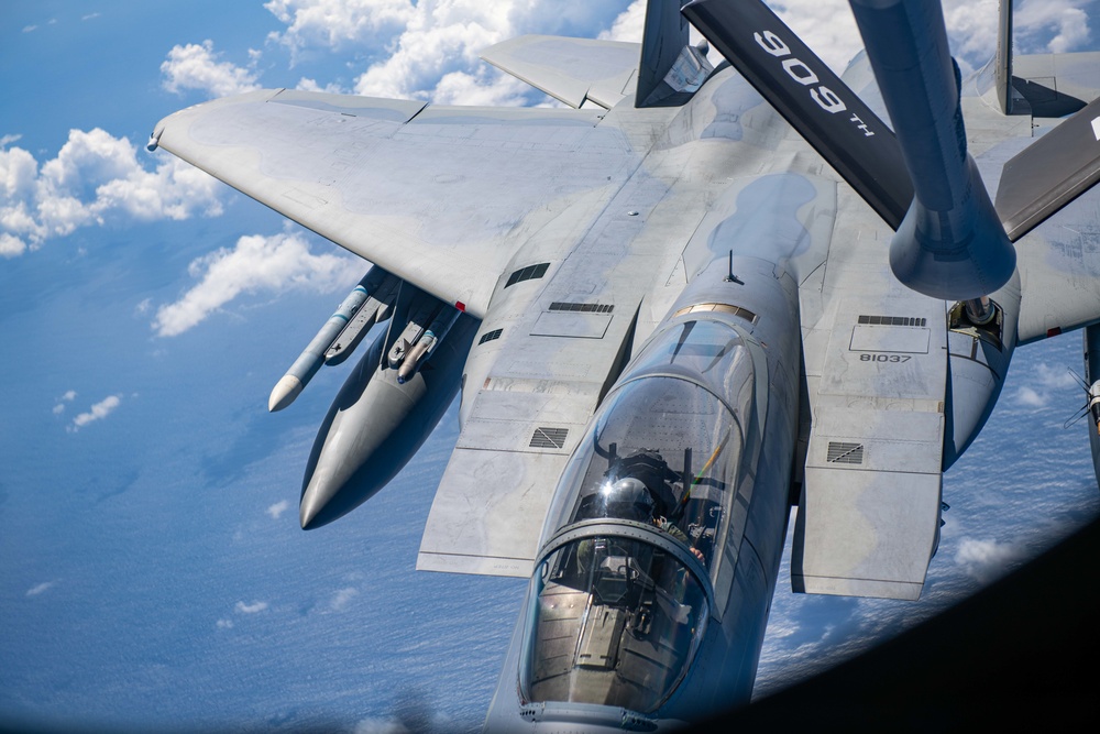 909th Air Refueling Squadron refuels 67th Fighter Squadron F-15C Eagles