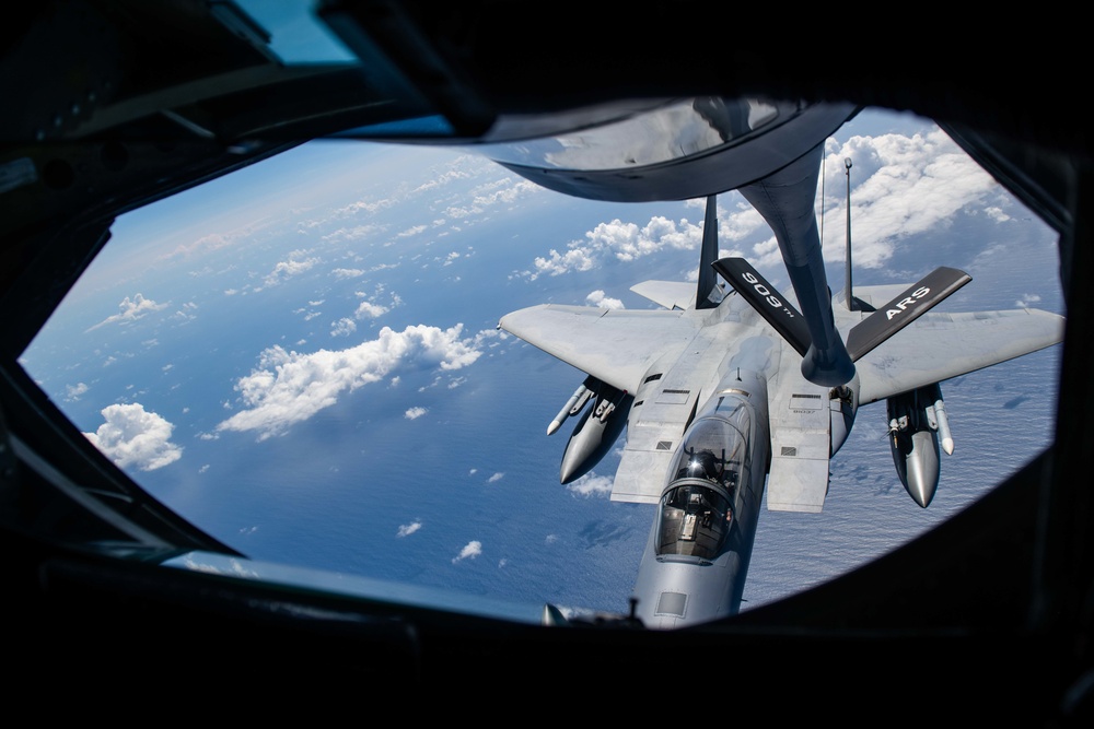 909th Air Refueling Squadron refuels 67th Fighter Squadron F-15C Eagles