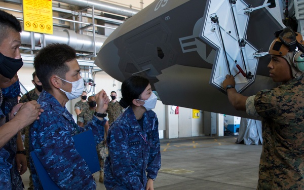 VMFA-242 trains Izumo Personnel on F-35 Pilot Recovery Procedures