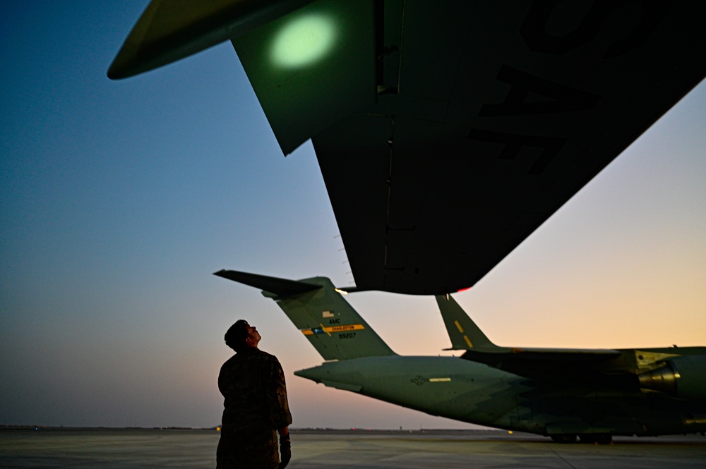 816th EAS supplies C-17 airlift capability for Afghanistan retrograde