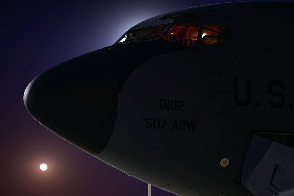 91st EARS refuel B-52s over Afghanistan