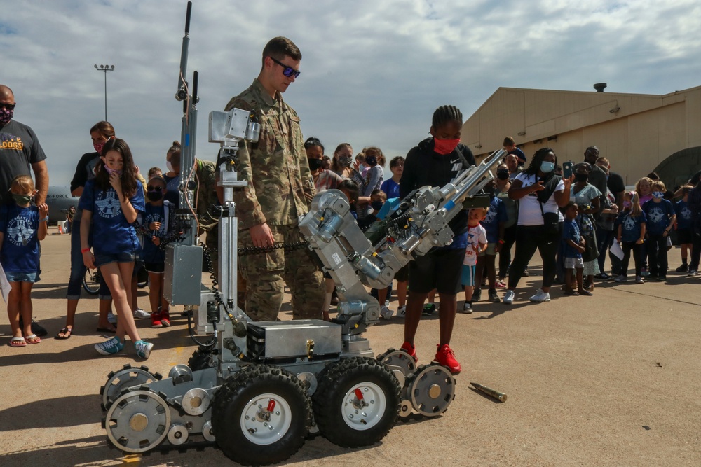 Dyess children participate in ODK Dyess children participate in ODK