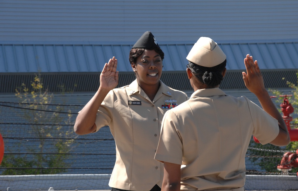 Naval Museum hosts a reenlistment ceremony