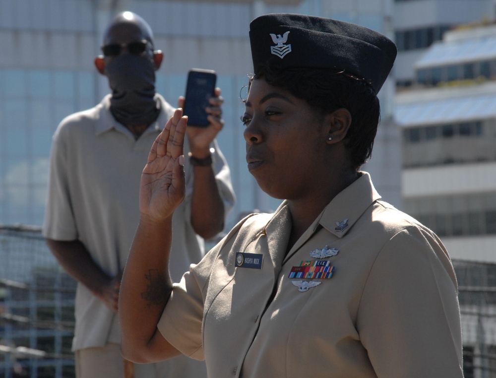 Naval Museum hosts a reenlistment ceremony