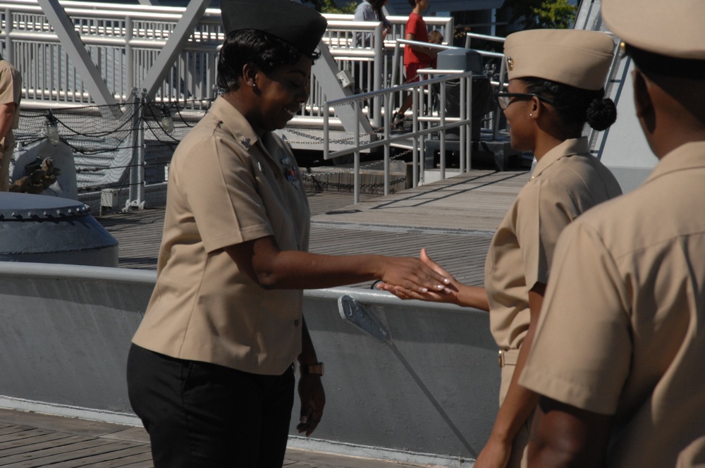 Naval Museum hosts a reenlistment ceremony